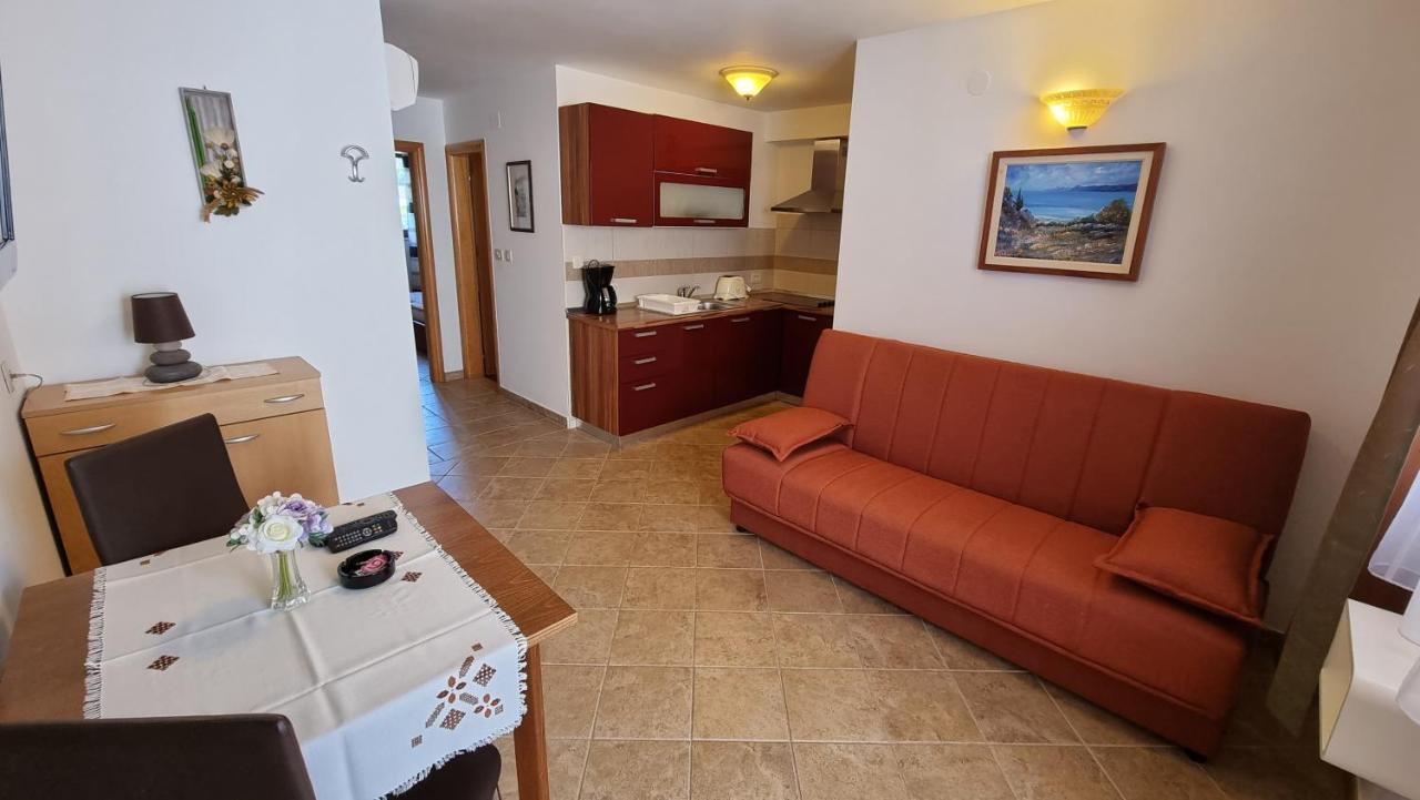 Apartmani Sidro Malinska Exterior photo